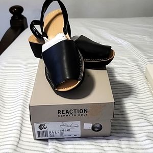 Kenneth Cole Reaction black sandals